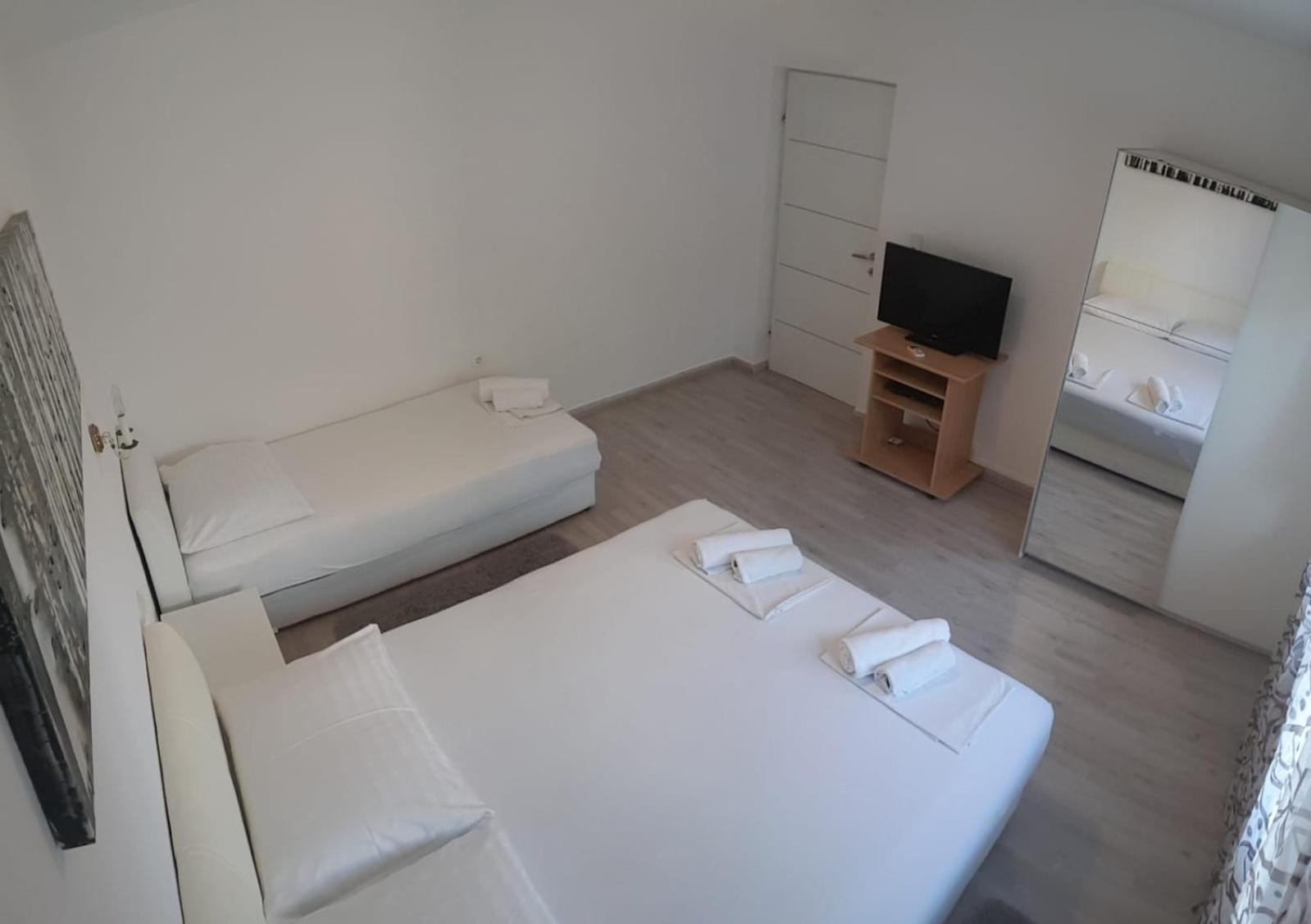 Apartmani Jureta Okrug Gornji Bagian luar foto